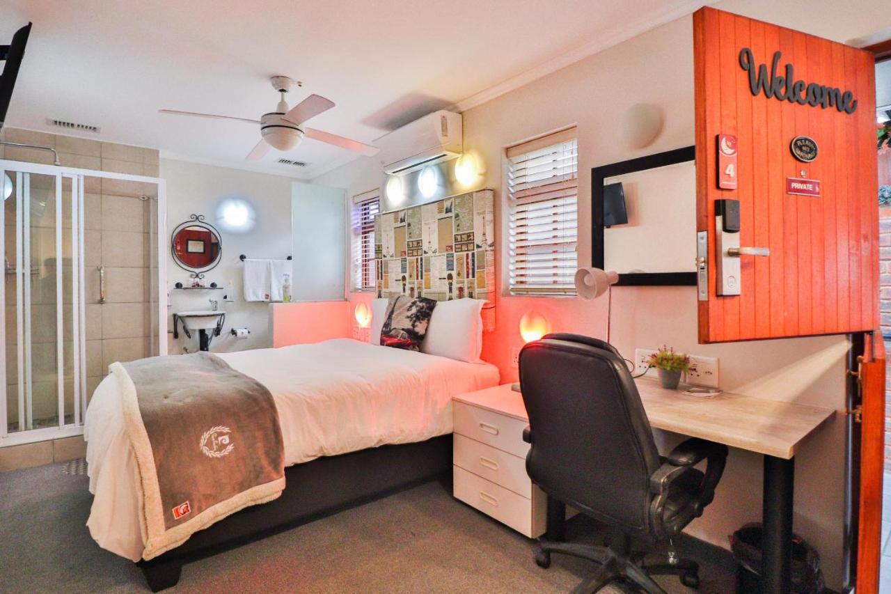 The Travel Inn Durban Bagian luar foto