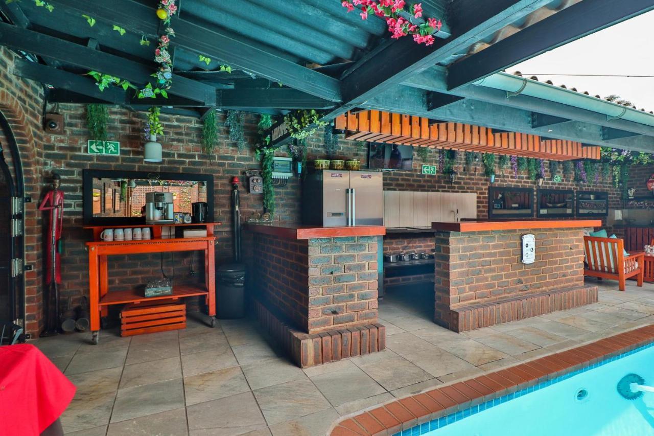 The Travel Inn Durban Bagian luar foto