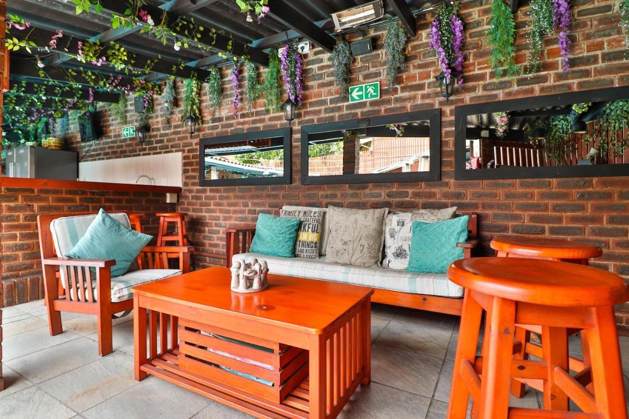 The Travel Inn Durban Bagian luar foto