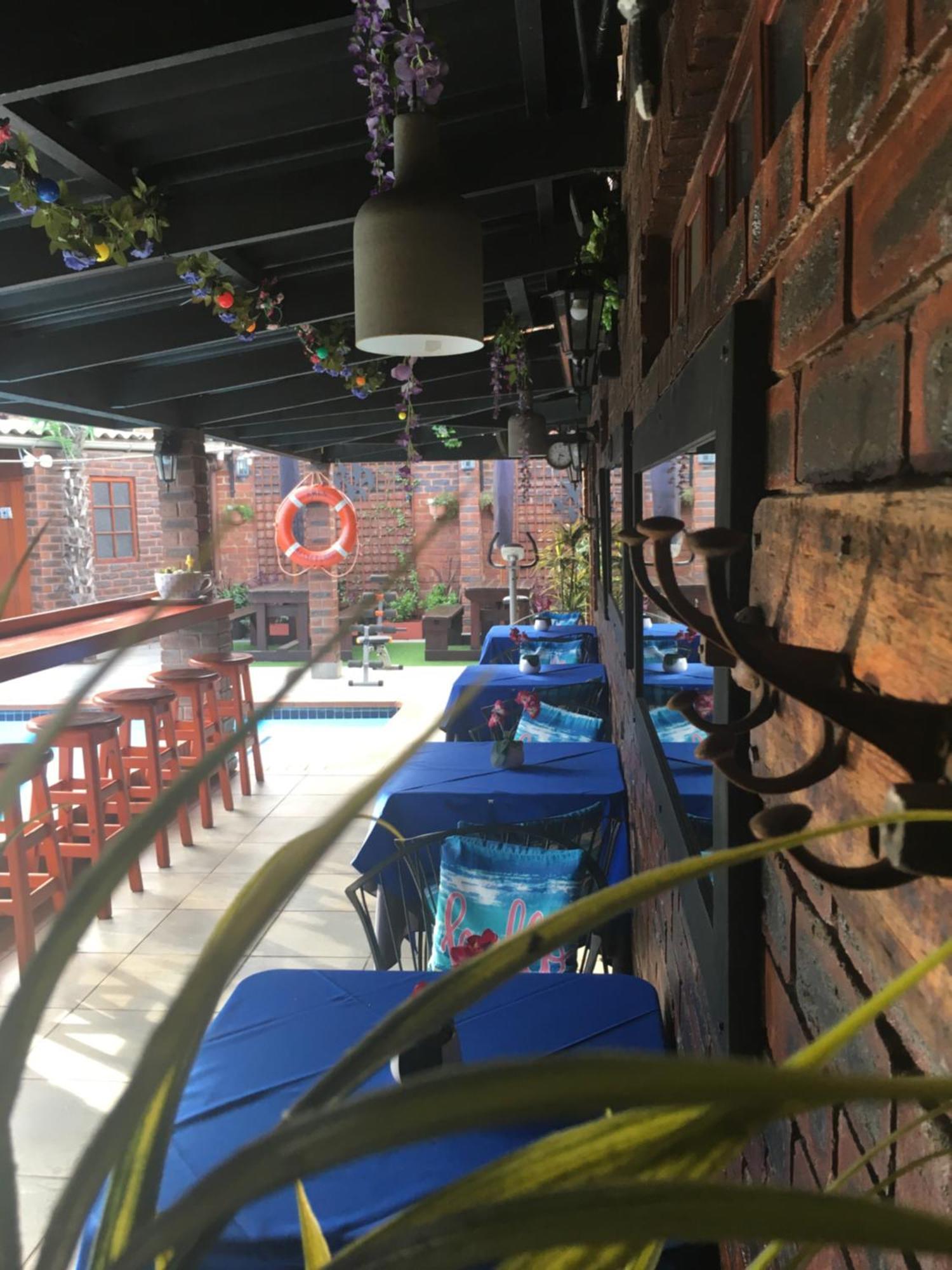 The Travel Inn Durban Bagian luar foto